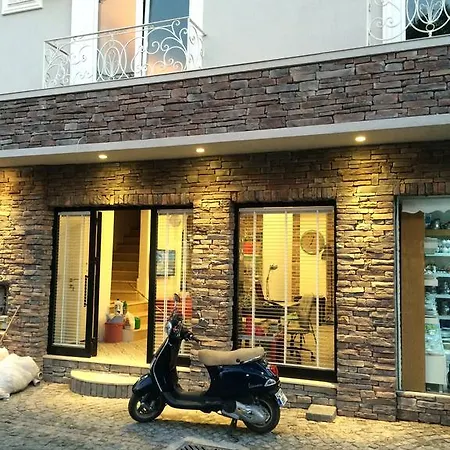 Ogun House Pansiyon